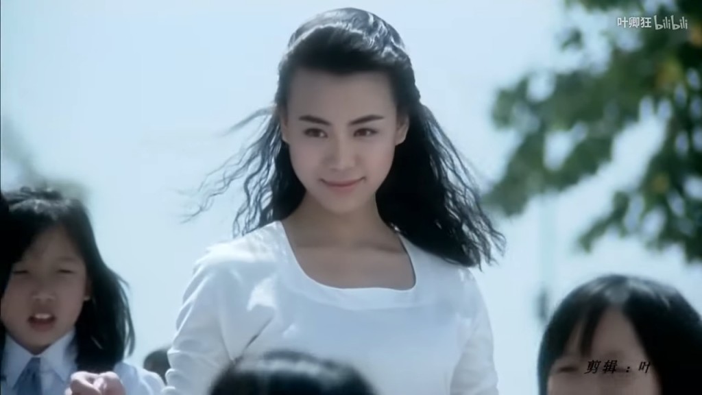 陈雅伦在《返老还童》中演出。
