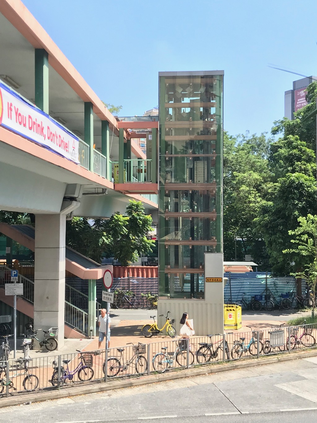 路政署研為全港合資格行人通道加建升降機。資料圖片