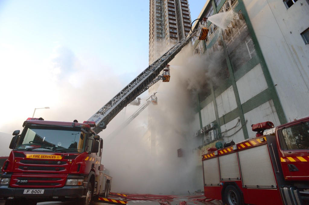 大工業村迷你倉四級大火，導致參與撲救的高級消防隊長張耀升及消防隊目許志傑殉職。資料圖片