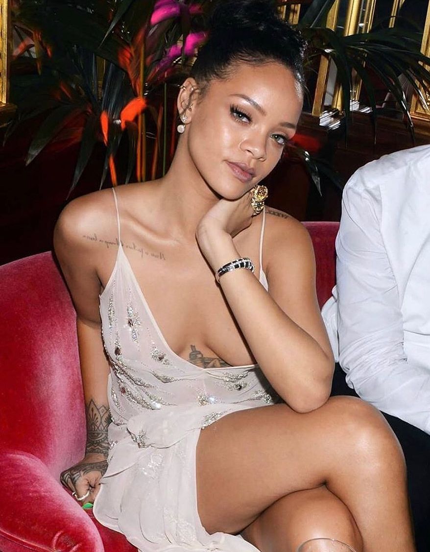Rihanna首度上榜排33位,成女歌手中排名最高。