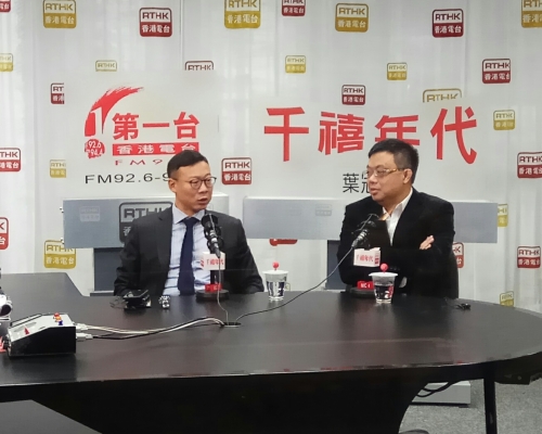 涂質疑為何林鄭當初不直接說，自己會到中聯辦作「禮節性拜訪」。
