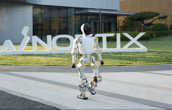 松延動力人形機械人「小布米」。