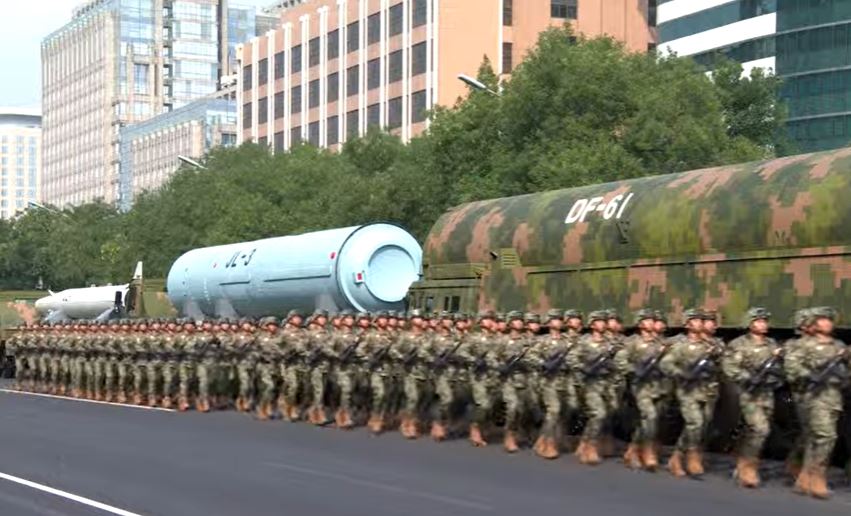 「東風-61」洲際彈道導彈。央視