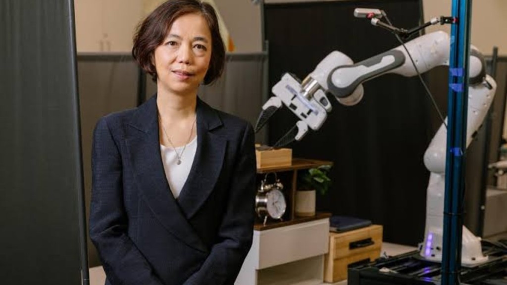 李飛飛於2013年起出任史丹福大學AI實驗室主任,亦曾任Google副總裁及雲端AI首席科學家,並共同創立史丹福以人為本AI研究院 李飛飛於2013年起出任史丹福大學AI實驗室主任,亦曾任Google副總裁及雲端AI首席科學家,並共同創立史丹福以人為本AI研究院