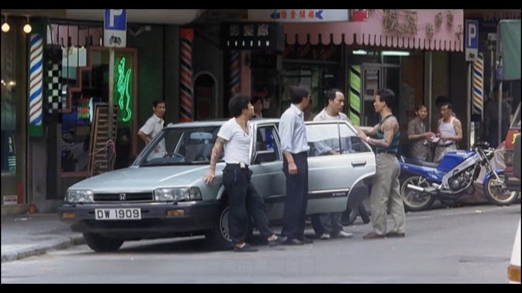 吳志雄（右一）有份演出《學校風雲》。