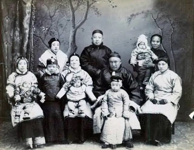 民國四川軍閥楊森，一生娶了12妻妾，生了43名子女。網絡圖片