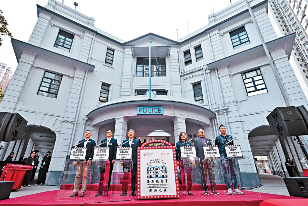 左起：周一鳴、鄧炳強、卓永興、羅淑佩、林建岳及任達華出席「油蔴地警署光影之旅」展覽開幕禮。