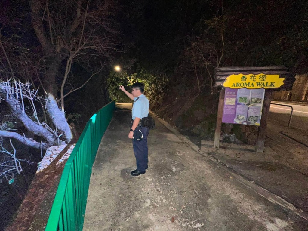警方在港島展開一連多日的跨部門聯合反爆竊行動。 警方在港島展開一連多日的跨部門聯合反爆竊行動。