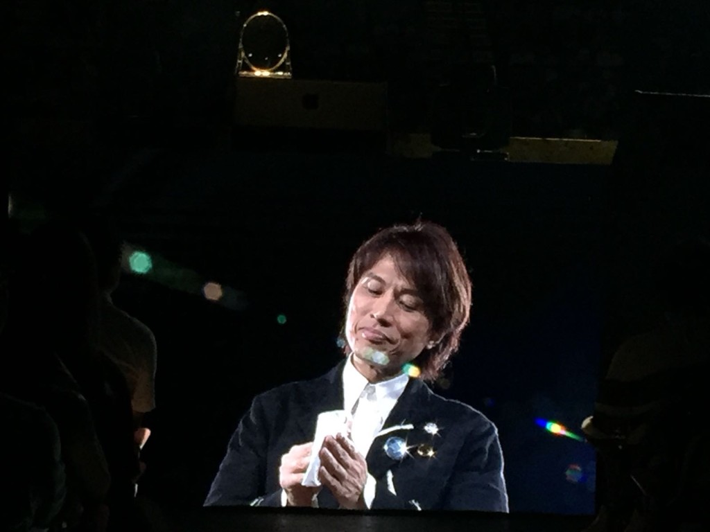 子華笑謂很羨慕歌星唱完歌就收山,指巨星收山必然有復出一日,但他不是巨星,只是有觀眾緣。