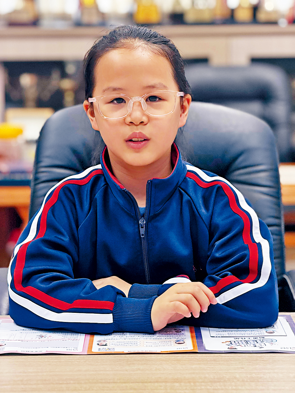 沙亦晨同學：「媽媽教我不要亂花錢買零食，因為家中也會有，不過有時見到吸引的也會自己買，但都不會買太貴的。」