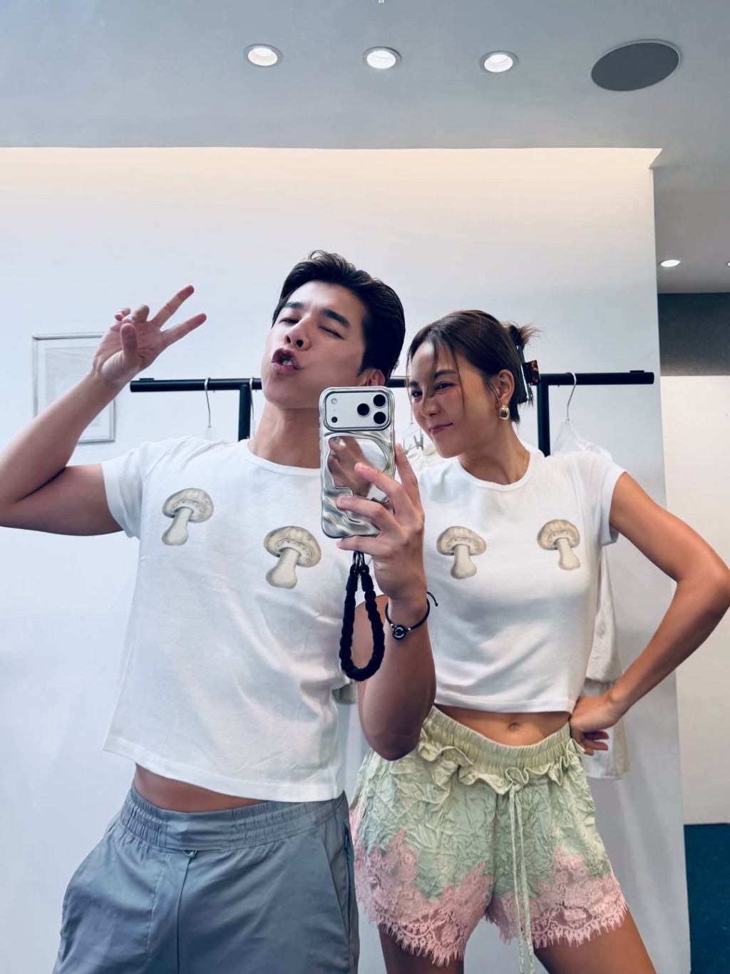 林至昭與男團MIRROR成員邱士縉（Stanley）的未婚妻Alina（李炘頤）結伴出遊，並分享多張度假打卡照。