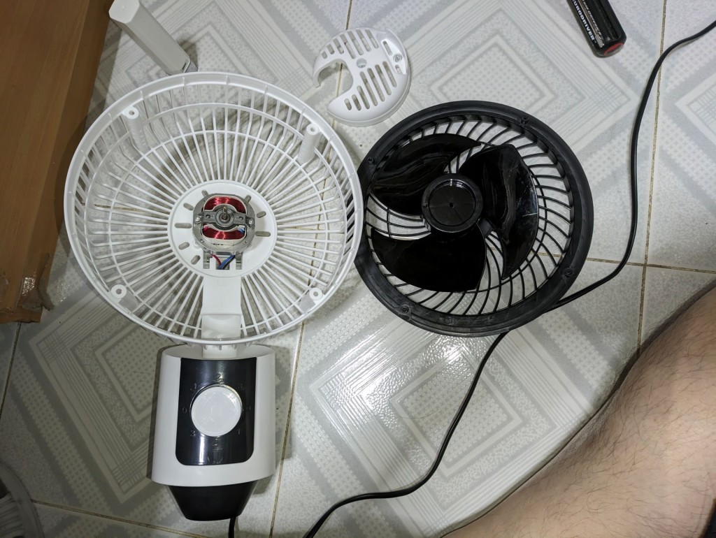 部分港人喜歡網購內地電器。資料圖片 部分港人喜歡網購內地電器。資料圖片
