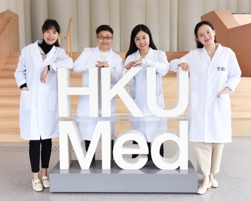 研究由港大醫學院藥理及藥劑學系助理教授及生物醫藥技術國家重點實驗室研究員何麗莊博士(左二)領導。