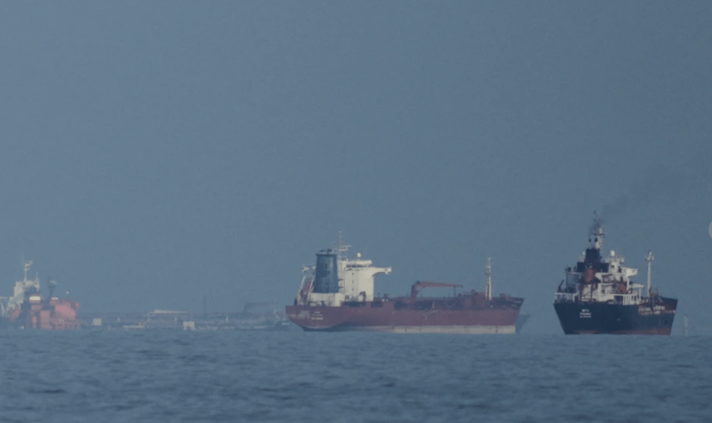 特朗普称继续海上封锁伊朗。路透社