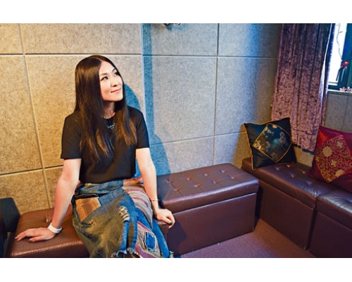 失去旺角這個大舞台，梓嘉說不會因此而放棄歌唱事業。