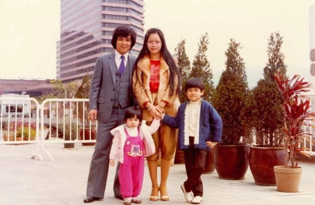 伍允龍指兒時在芝加哥過年時，亦甚有氣氛。