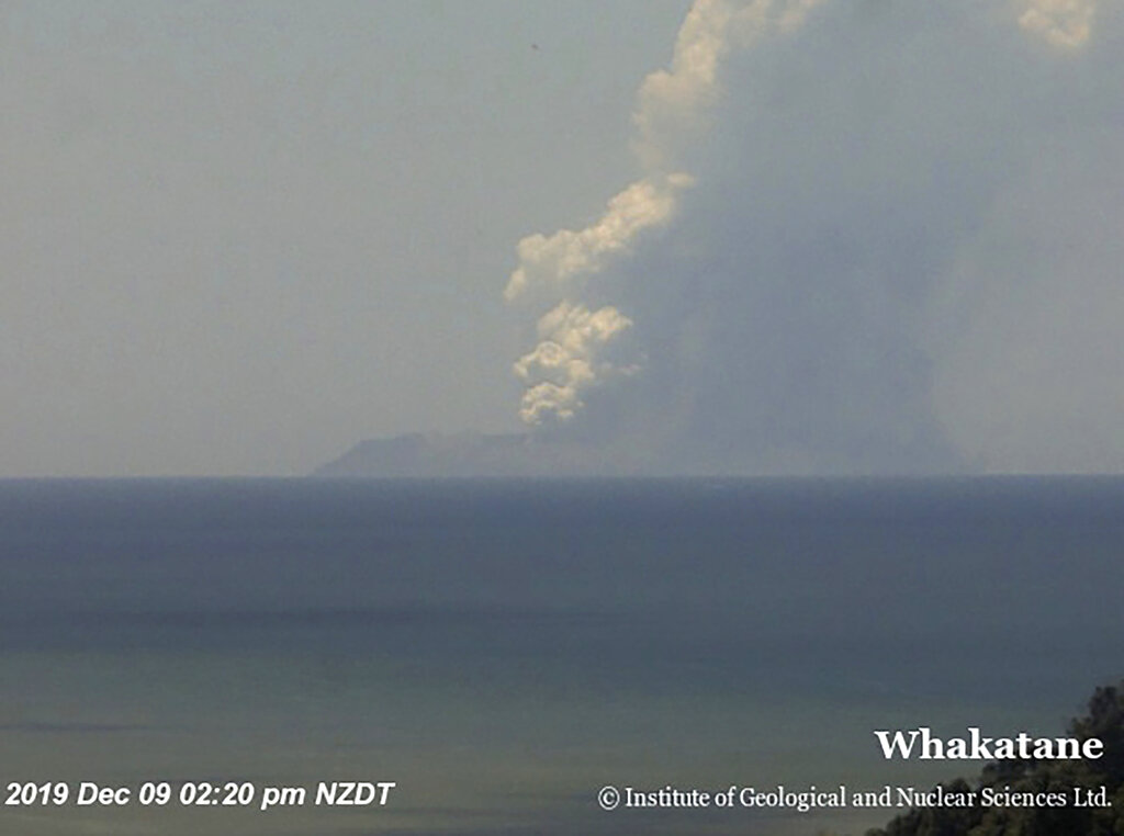 懷特島火山爆發。AP