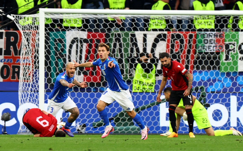 意大利1胜1负排次席。Reuters