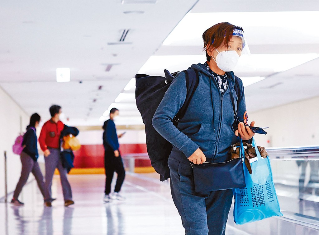 中國旅客抵達日本成田機場。