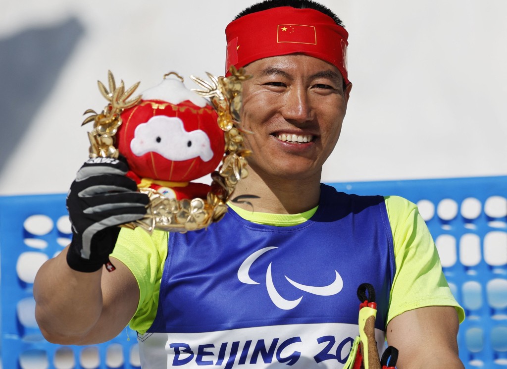 毛忠武贏得越野滑雪中距離（坐姿組）冠軍。Reuters