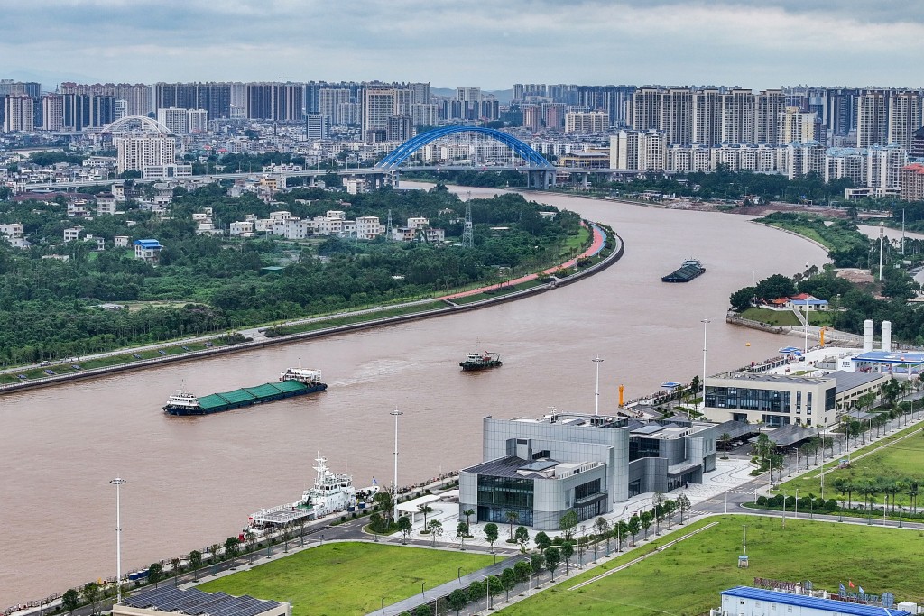 平陆运河是新中国成立以来首条由国家层面统筹建设的通江达海运河工程，于9月16日正式建成通航。新华社