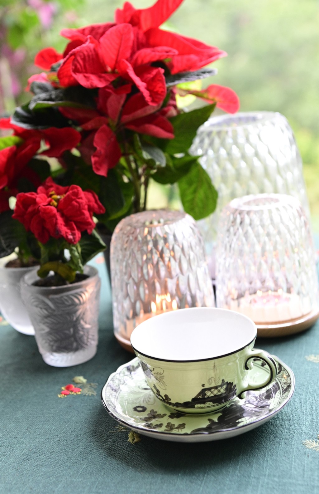 王玉環家中的茶杯都是古典風。