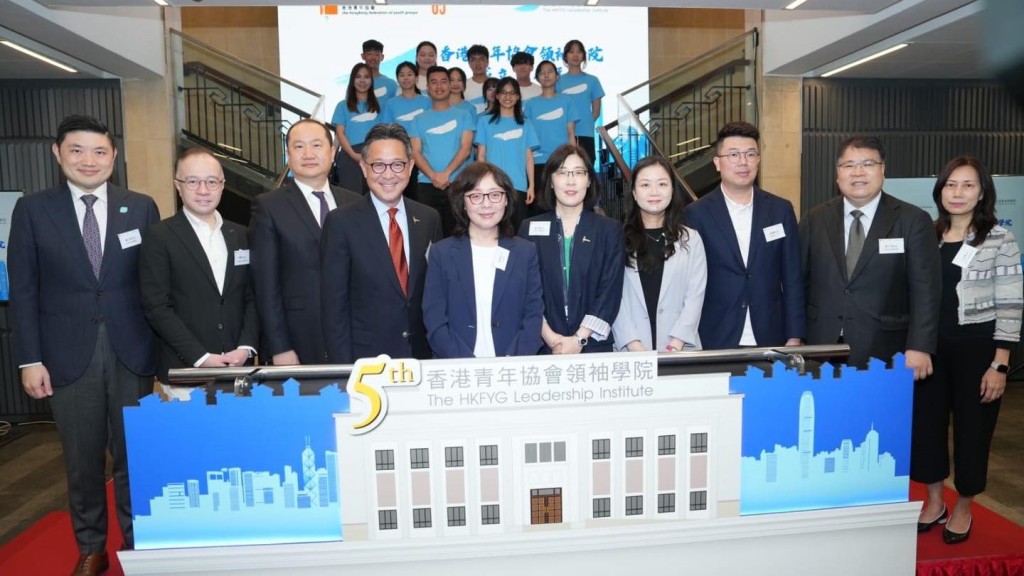 甯漢豪出席青協領袖學院五周年典禮。發展局FB
