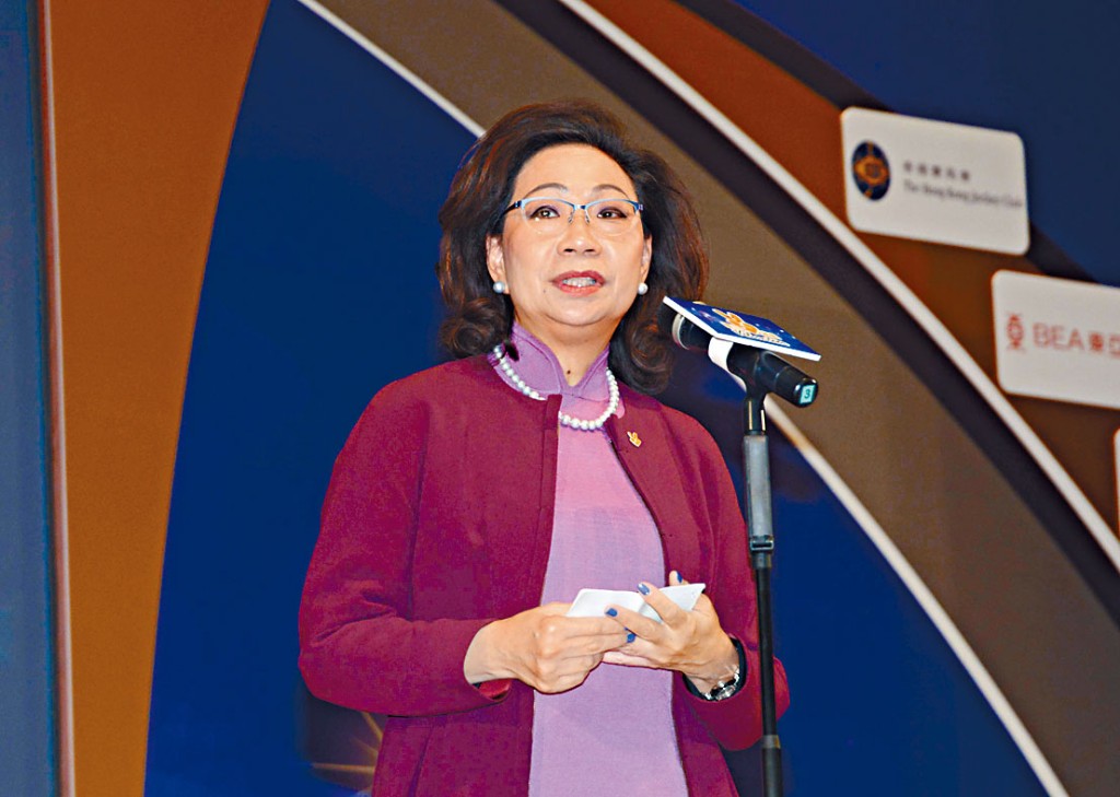 梁唐青儀稱已於上月中，還清美國運通的所有欠款。