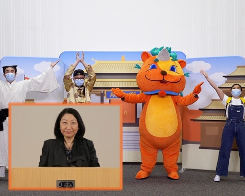 郑若骅(小图)称加强法治教育。图为律政司「透过戏剧实践法治」活动。 律政司网页