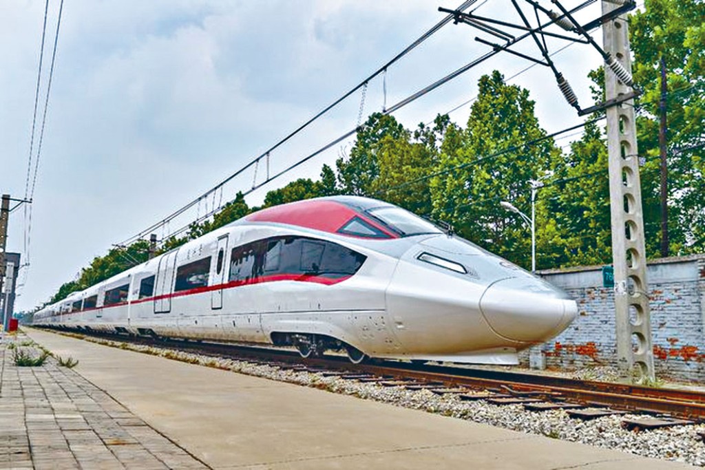 已出廠將投入運營的高速貨運列車。