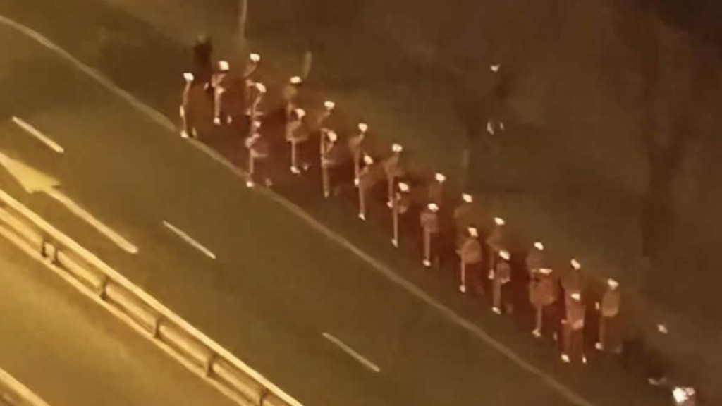 山西太原市杏花嶺區一「暴走團」被指每日凌晨健走時使用音響外放音樂，嚴重干擾居民休息。