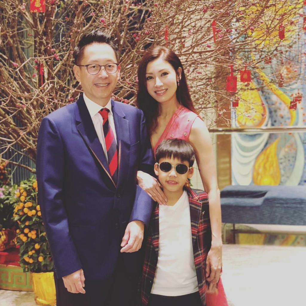 李嘉欣與許晉亨育有10歲大兒子許建彤。