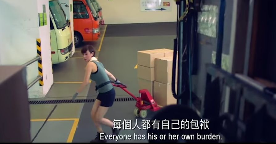 心悠扮運輸女工挑戰拉唧車。