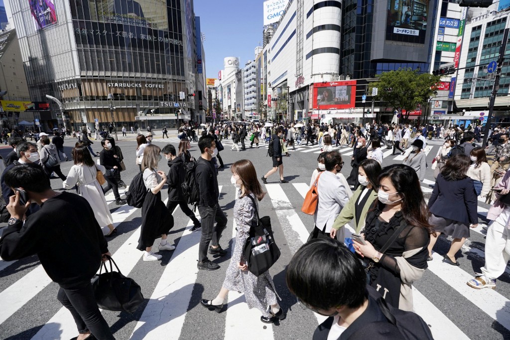 自新冠疫情結束後，東京遊客數量大增，尤其是在澀谷街頭。路透社