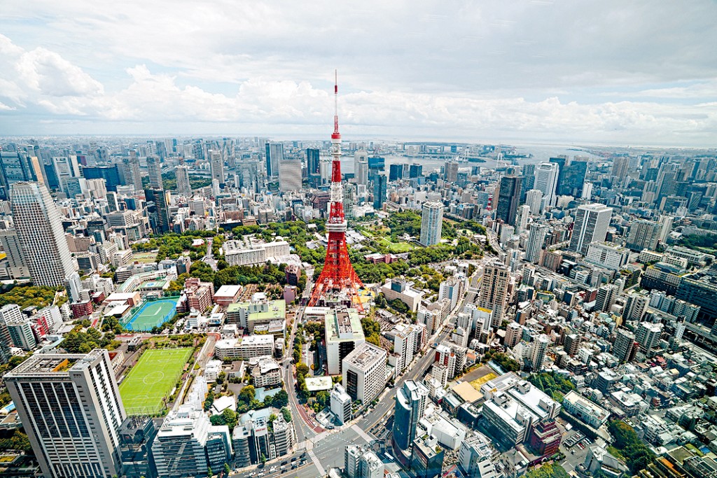 東京鐵塔及周邊建築物。