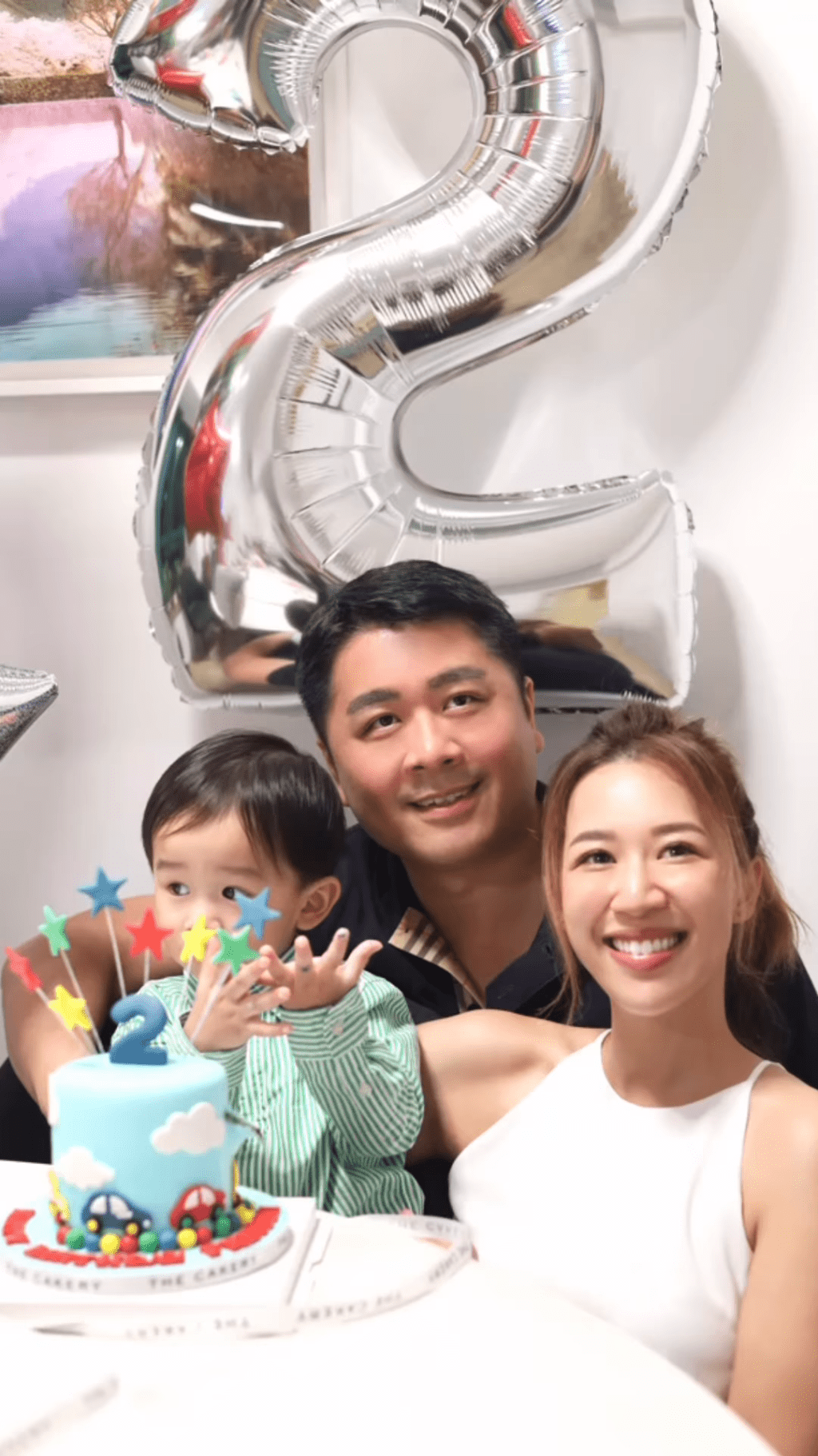 岑杏贤去年9月一家三口庆祝囝囝2岁生日。