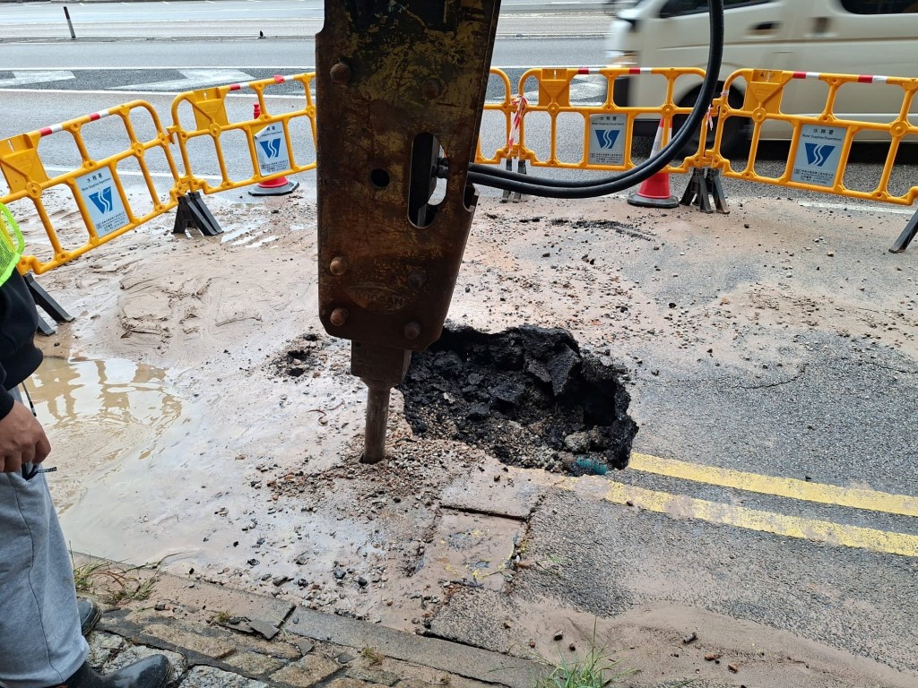 今早滲漏時情況。西貢區議員張美雄FB圖片 今早滲漏時情況。西貢區議員張美雄FB圖片