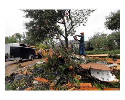 德州和路易斯安那州部分地區面臨颶風哈維帶來的洪災威脅。AP