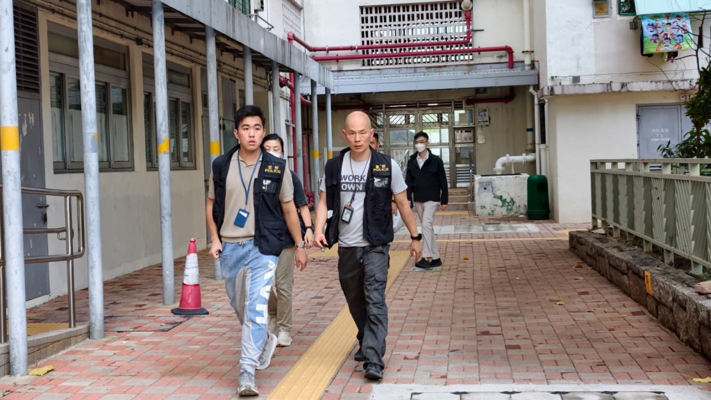 案件交由葵青警區重案組跟進。黃文威攝 案件交由葵青警區重案組跟進。黃文威攝