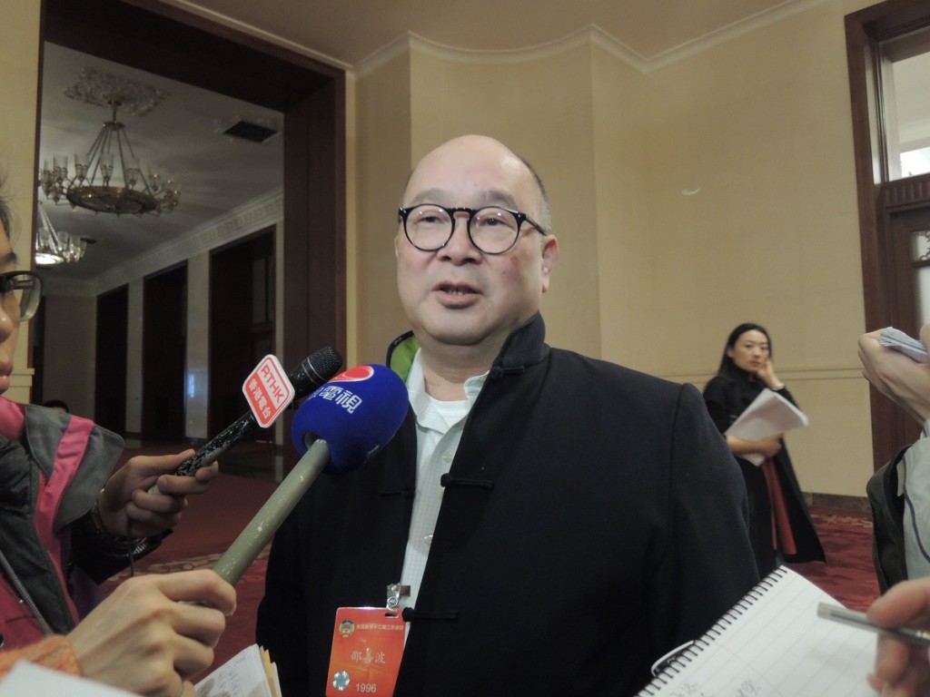 邵善波認為,香港社會形成的藍營和黃營的基本分別,乃是否接受「一國」。資料圖片