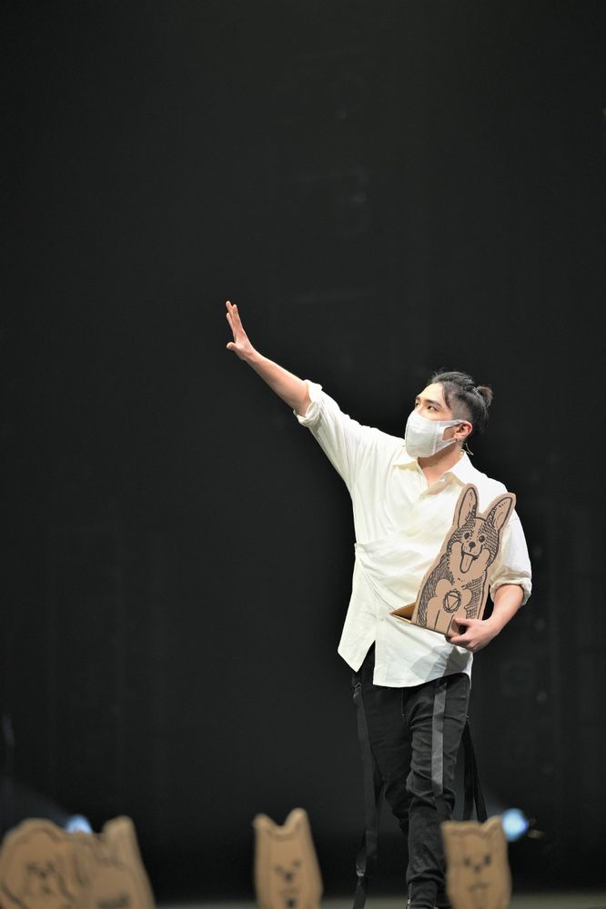 姜卓文笑言演舞台劇同讀書一樣,都是合格以上。