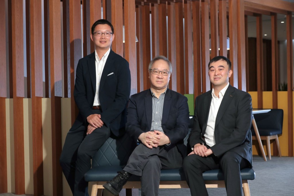 左起:奧雅納助理董事林韋弦、董事吳崇龍、助理董事蕭永皓博士。 左起:奧雅納助理董事林韋弦、董事吳崇龍、助理董事蕭永皓博士。