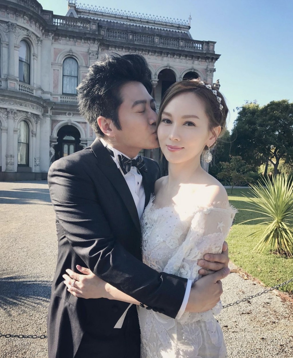 陈美诗与孙耀威于2017年4月在美国洛杉矶注册结婚。