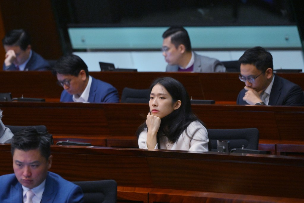 江旻憓促重新規管客運燃油附加費。