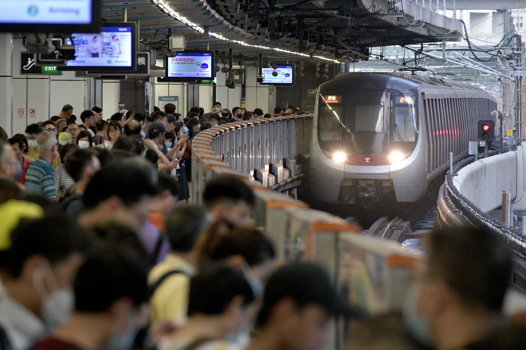 港鐵在2007年起推出「暑期實習計劃」。 港鐵在2007年起推出「暑期實習計劃」。