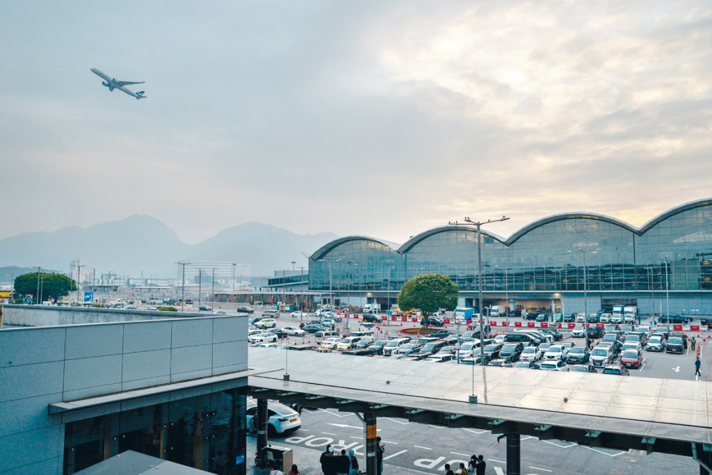 2025年全年航班升降量達39萬4730架次，按去年上升8.7%。資料圖片