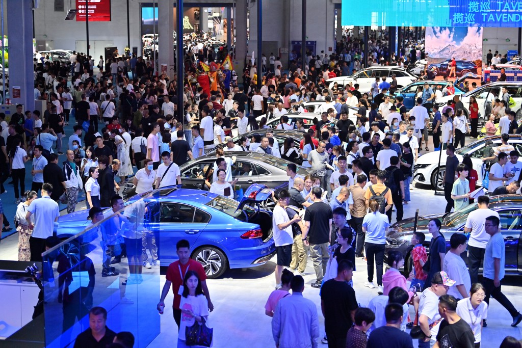 中国的电动车发展领先全球。