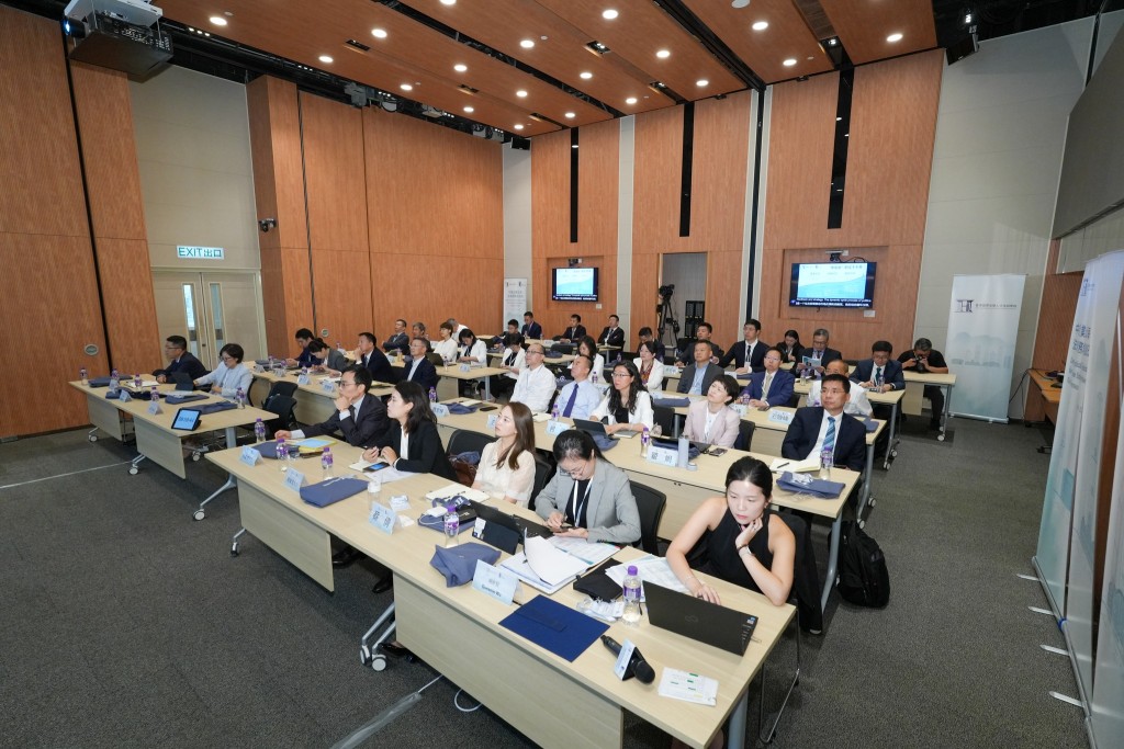 林定國期望完成課程後,學員能為各自企業海外發展提供有力支援和保障。林定國FB 林定國期望完成課程後,學員能為各自企業海外發展提供有力支援和保障。林定國FB