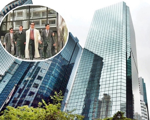 重建前的新寧大廈。資料圖片。小圖為《英雄本色》經典場面。