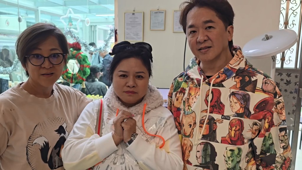 鄧兆尊與「正印」Carmen齊齊出席。